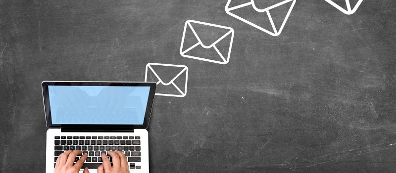 eSIM メール 自動配布